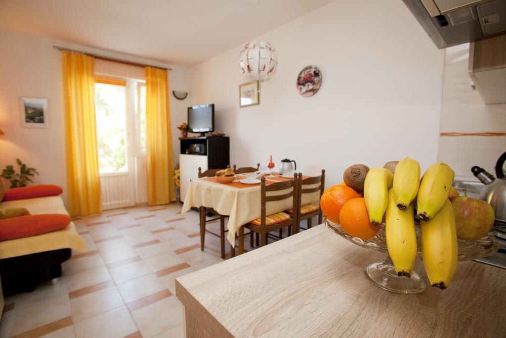 Apartments Marija Vrbnik Exterior photo