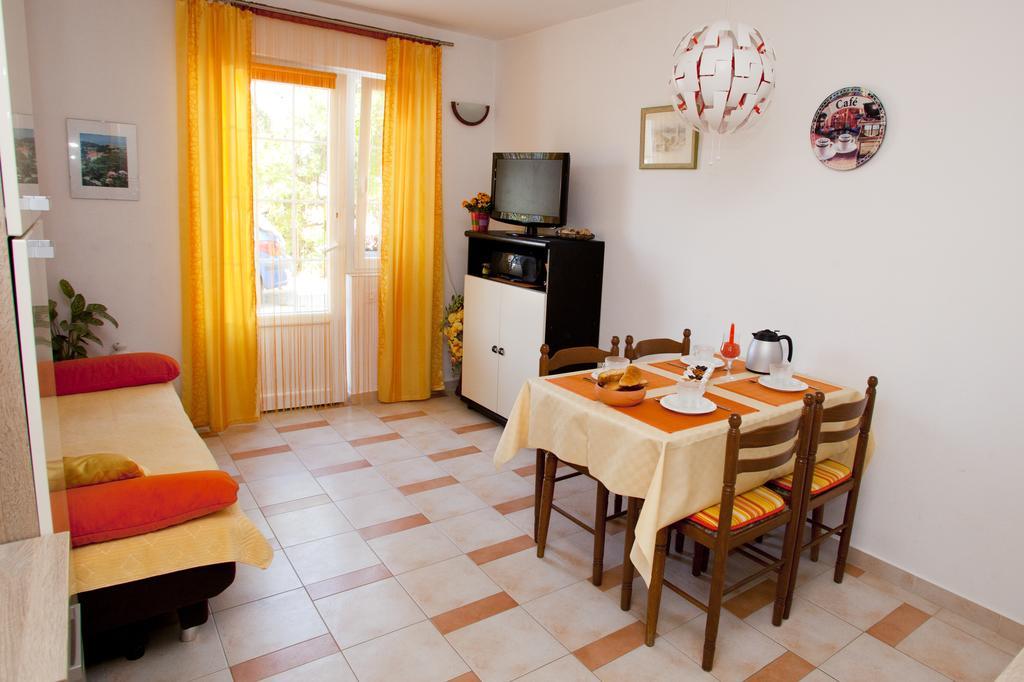 Apartments Marija Vrbnik Exterior photo