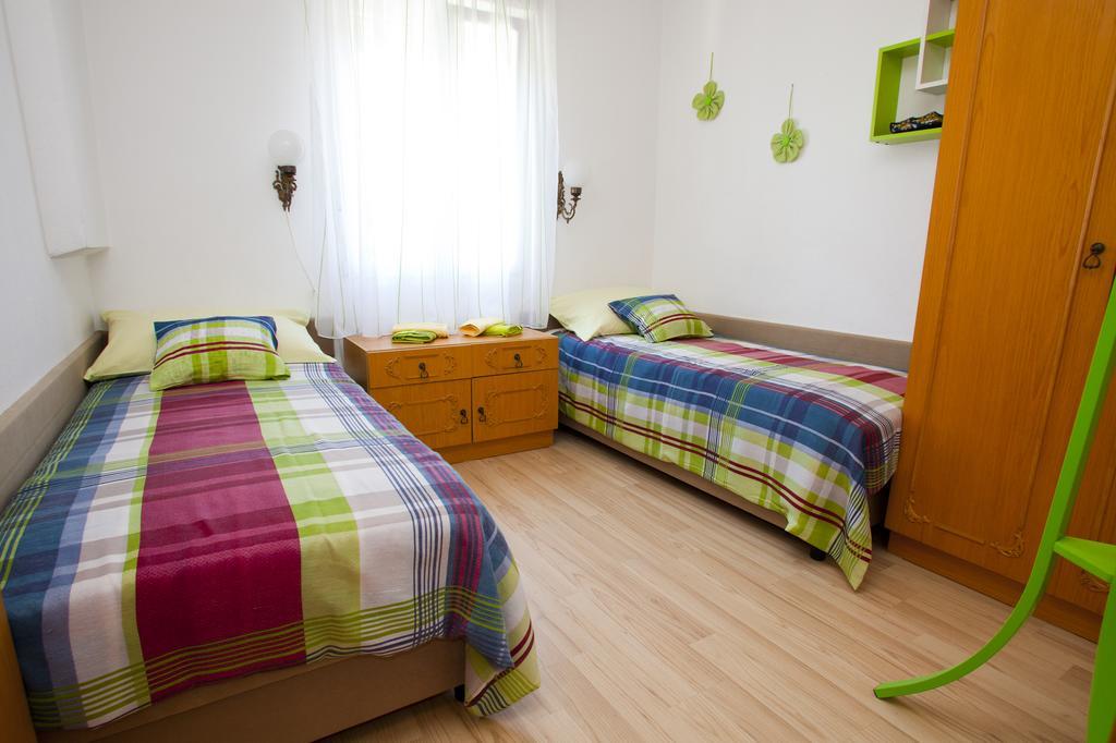 Apartments Marija Vrbnik Exterior photo